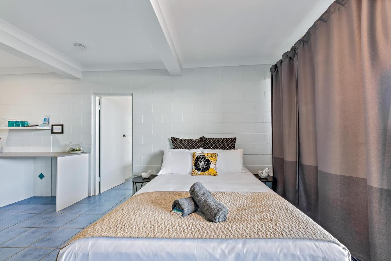Airlie Sun & Sand Accommodation #2 埃尔利海滩 外观 照片